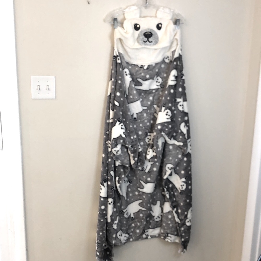 Justice Cozy Polar Bear Hooded Blanket Gray & White Polar Bear print with arms - Picture 2 of 8